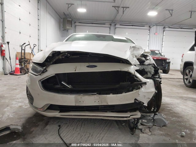 3FA6P0MU8KR272811 Ford Fusion Hybrid Sel