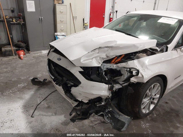 3FA6P0MU8KR272811 Ford Fusion Hybrid Sel