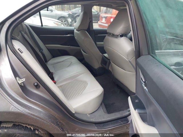 4T1B11HK5KU800821 Toyota CAMRY SE
