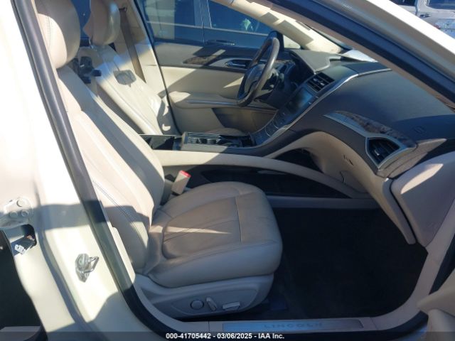 3LN6L2G9XGR605070 Lincoln MKZ