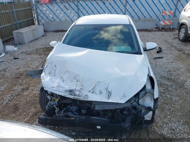 3KPF24AD9PE685694 KIA Forte Lxs