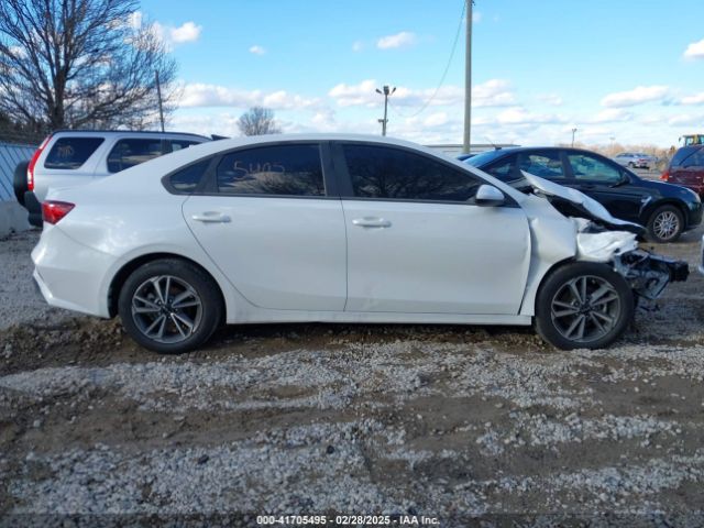 3KPF24AD9PE685694 KIA Forte Lxs