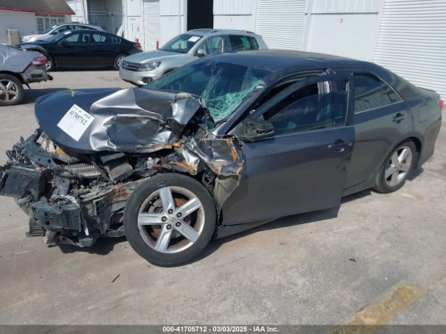 4T1BF1FK2EU390116 Toyota CAMRY SE