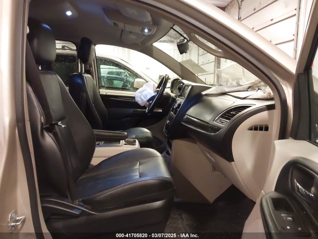 2C4RC1BG3ER295722 Chrysler Town & Country Touring
