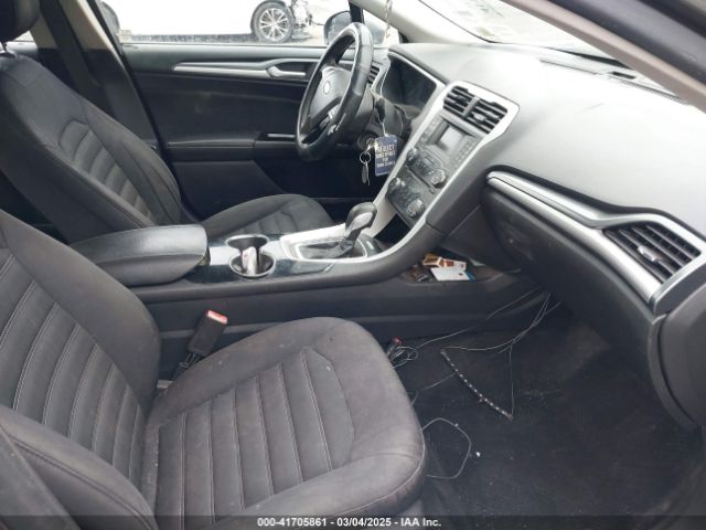 1FA6P0H73E5381222 Ford FUSION SE