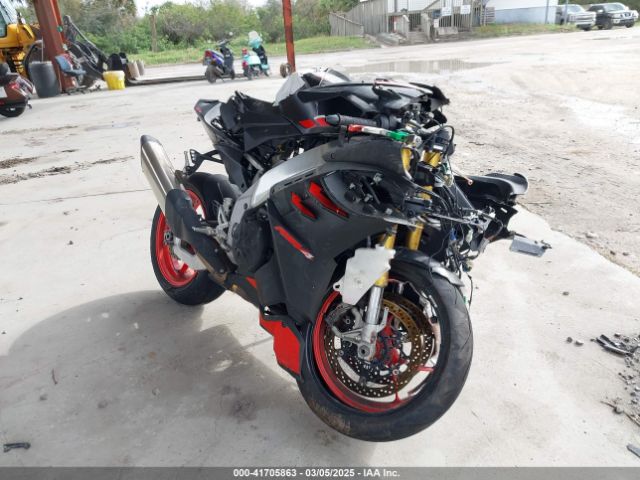 2023 APRILIA RSV4 ZD4KYUA0XPS000761