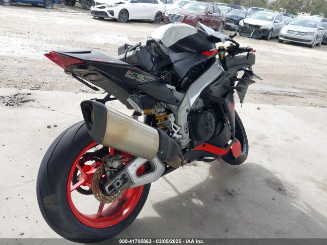 2023 APRILIA RSV4 ZD4KYUA0XPS000761 Photo 3