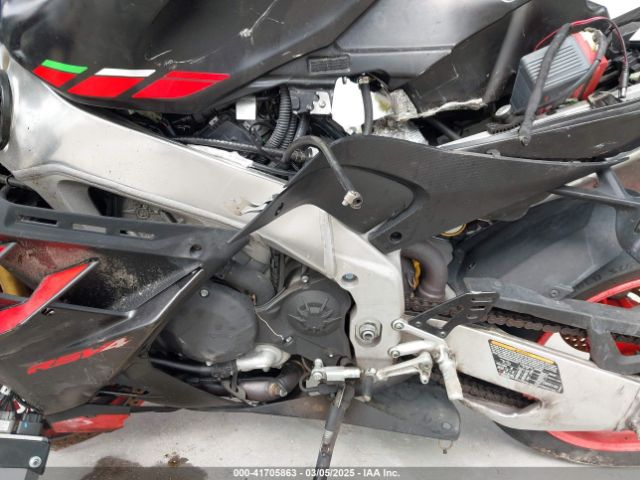 2023 APRILIA RSV4 ZD4KYUA0XPS000761 Photo 8