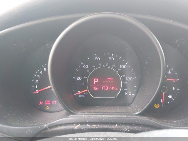 KNDJN2A25F7800777 KIA Soul