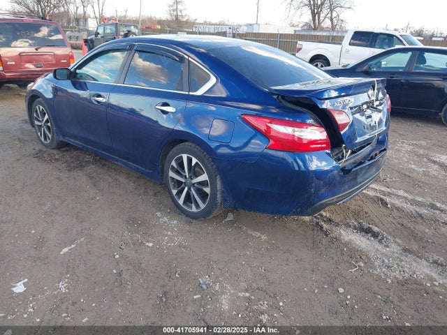 1N4AL3AP2HN311779 Nissan Altima 2.5 Sr