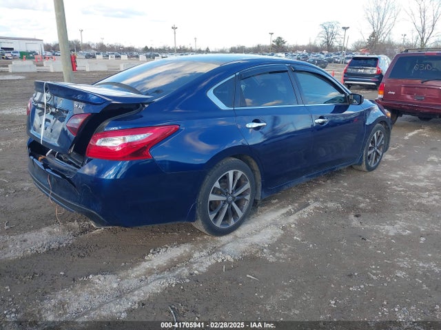 1N4AL3AP2HN311779 Nissan Altima 2.5 Sr