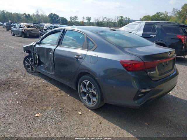 41706118 :رقم المزاد ، 3KPF24AD7ME271180 vin ، 2021 Kia Forte Lxs مزاد بيع