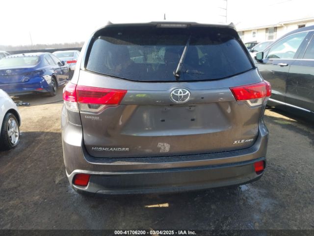 5TDJZRFH0JS528664 Toyota Highlander Xle