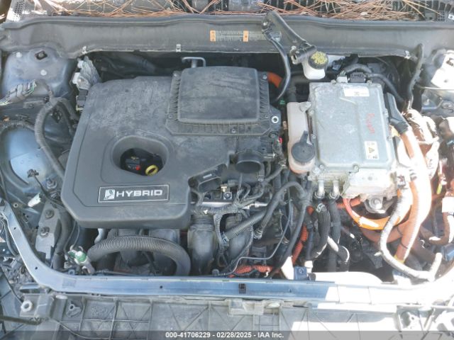 3FA6P0RUXJR151320 Ford Fusion Hybrid Titanium
