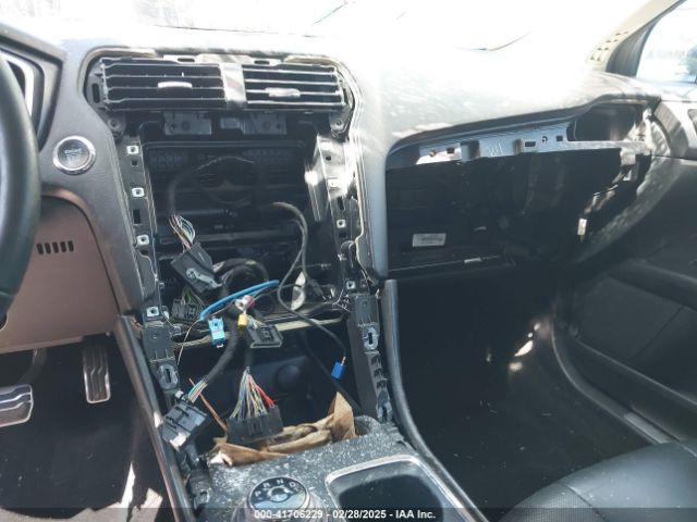 3FA6P0RUXJR151320 Ford Fusion Hybrid Titanium