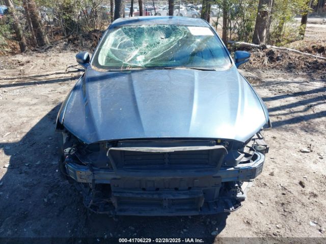 3FA6P0RUXJR151320 Ford Fusion Hybrid Titanium