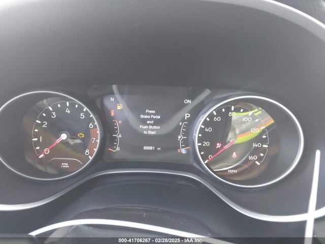 3C4NJCBBXJT123876 Jeep Compass Latitude Fwd