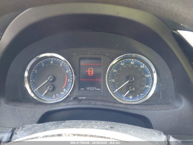 5YFBURHE8HP656238 Toyota COROLLA LE