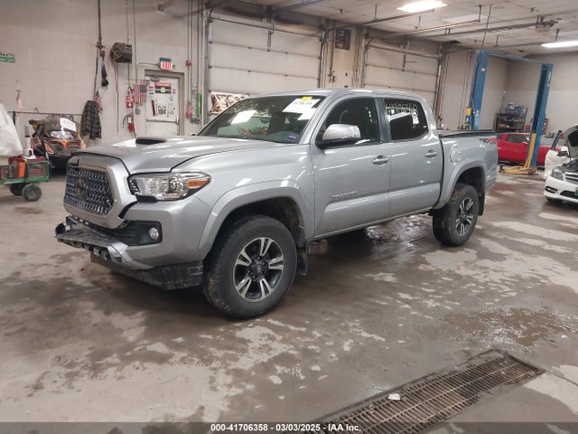3TMCZ5AN1JM149820 Toyota Tacoma Trd Sport