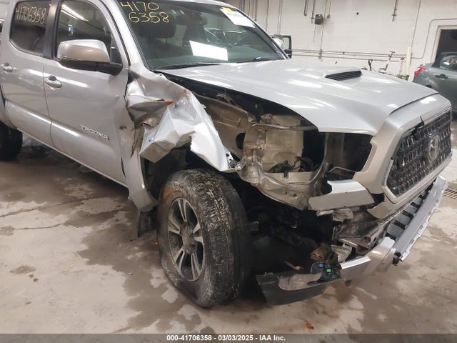 3TMCZ5AN1JM149820 Toyota Tacoma Trd Sport