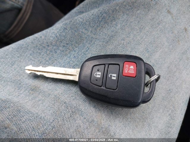 2T3RFREV6EW135095 Toyota Rav4 Xle