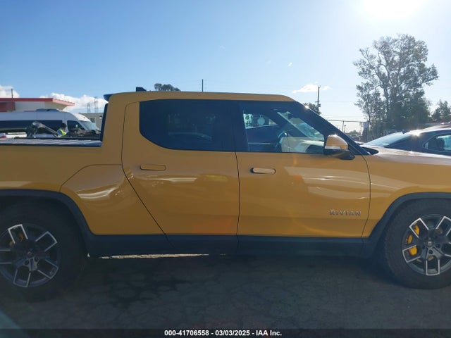 Rivian R1t Adventure 2022 7FCTGAAA2NN005811 Image 13