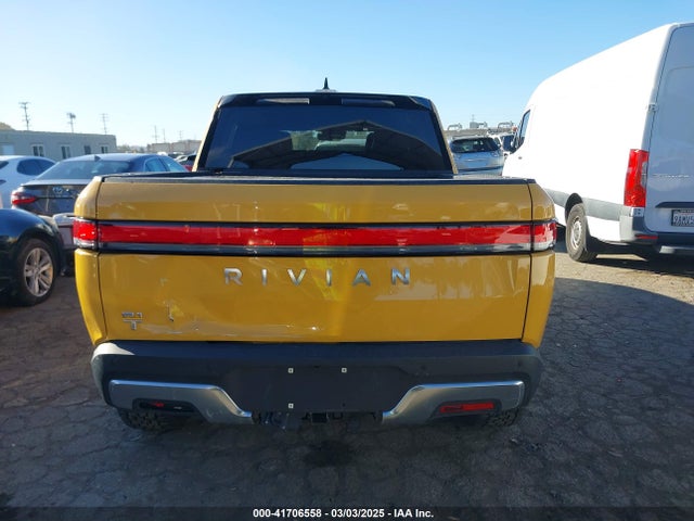 Rivian R1t Adventure 2022 7FCTGAAA2NN005811 Image 16