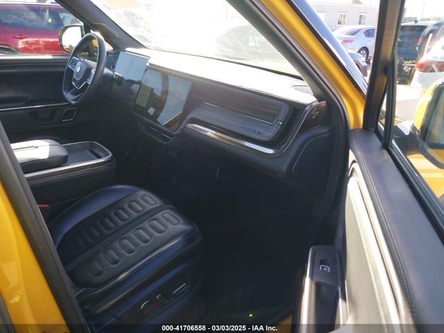 Rivian R1t Adventure 2022 7FCTGAAA2NN005811 Image 5