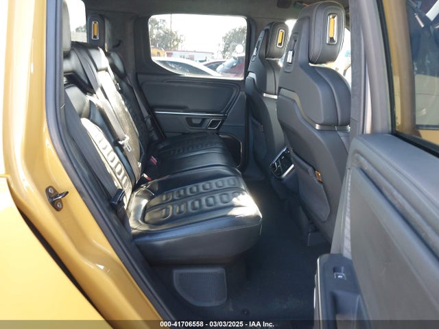 Rivian R1t Adventure 2022 7FCTGAAA2NN005811 Image 8