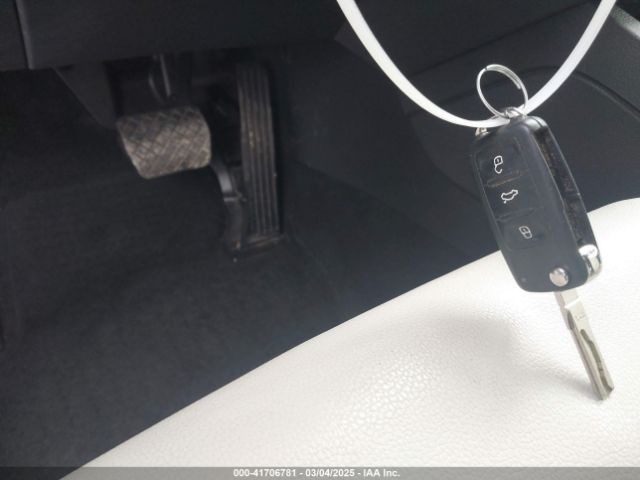 3VWD17AJXHM307910 Volkswagen Jetta 1.8t Sport