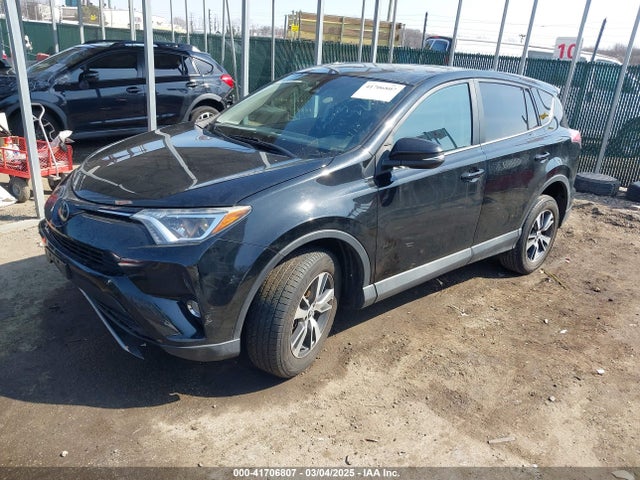 Toyota Rav4 Xle 2018 2T3WFREV6JW477658 Image 2