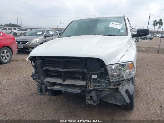 1C6RR7FT8MS555979 RAM 1500 Classic Tradesman  4x4 6'4 Box