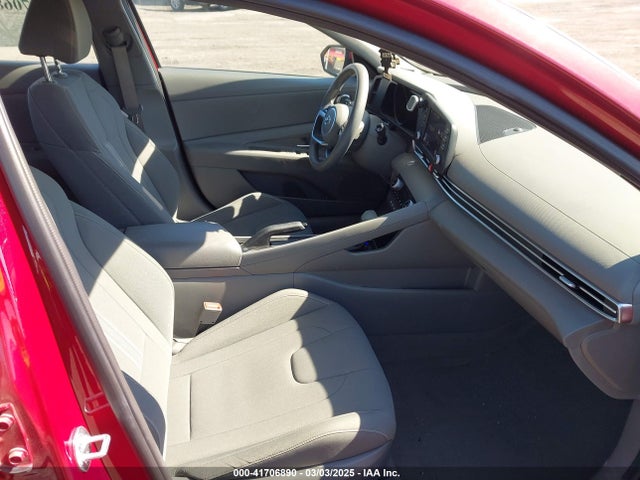 KMHLM4AG9PU586300 Hyundai ELANTRA SEL
