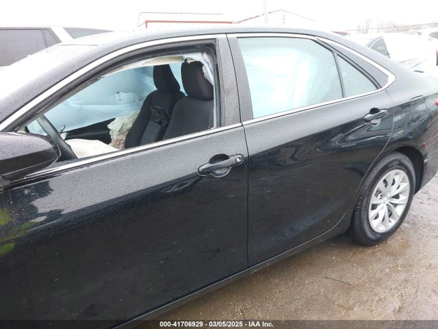 4T1BF1FKXFU475318 Toyota CAMRY LE