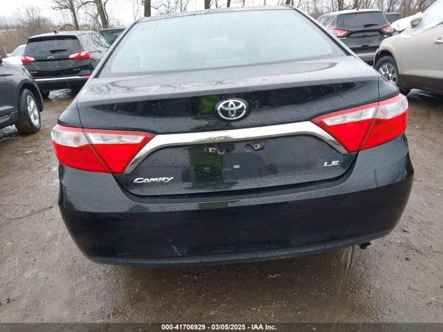 4T1BF1FKXFU475318 Toyota CAMRY LE