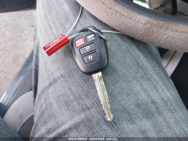5YFBURHE0JP756405 Toyota COROLLA LE