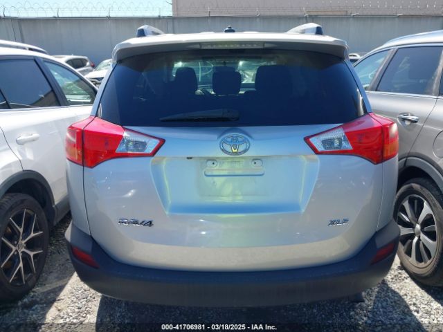 2T3WFREV3FW170553 Toyota Rav4 Xle