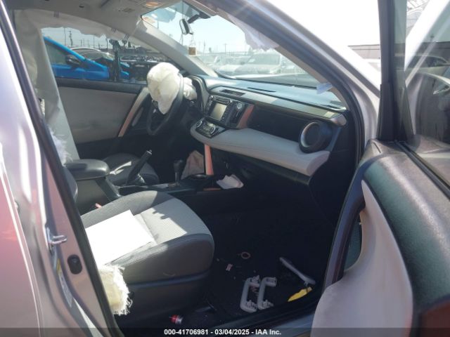 2T3WFREV3FW170553 Toyota Rav4 Xle