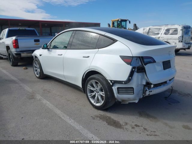2021 TESLA MODEL Y 5YJYGDEE0MF287678 Photo 2