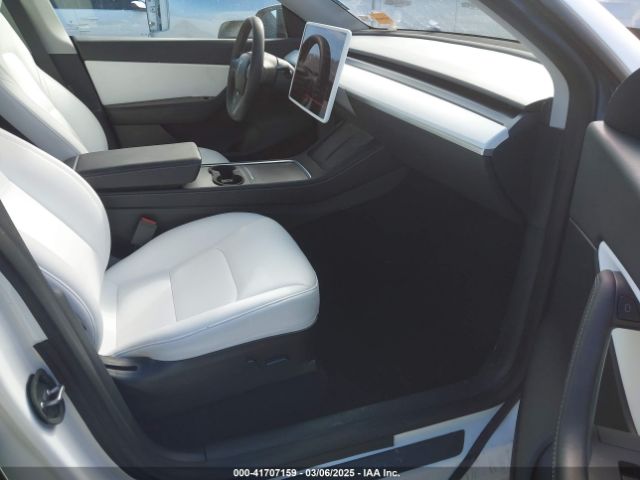 2021 TESLA MODEL Y 5YJYGDEE0MF287678 Photo 4