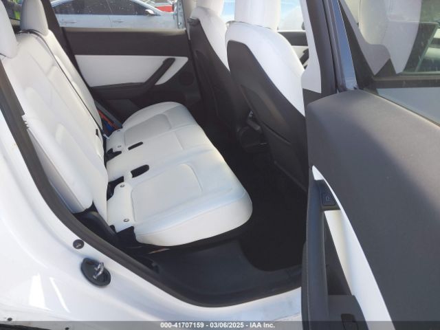 2021 TESLA MODEL Y 5YJYGDEE0MF287678 Photo 7