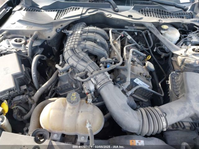 1FATP8EM8F5338590 Ford Mustang V6