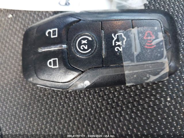 1FATP8EM8F5338590 Ford Mustang V6
