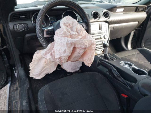 1FATP8EM8F5338590 Ford Mustang V6