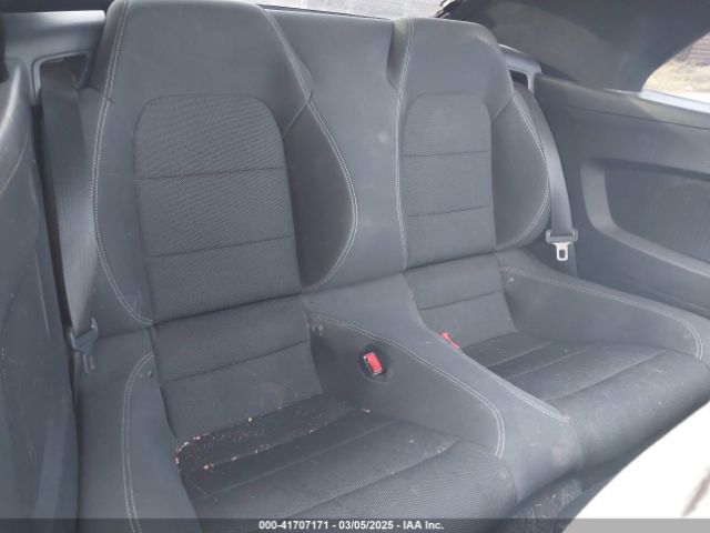 1FATP8EM8F5338590 Ford Mustang V6