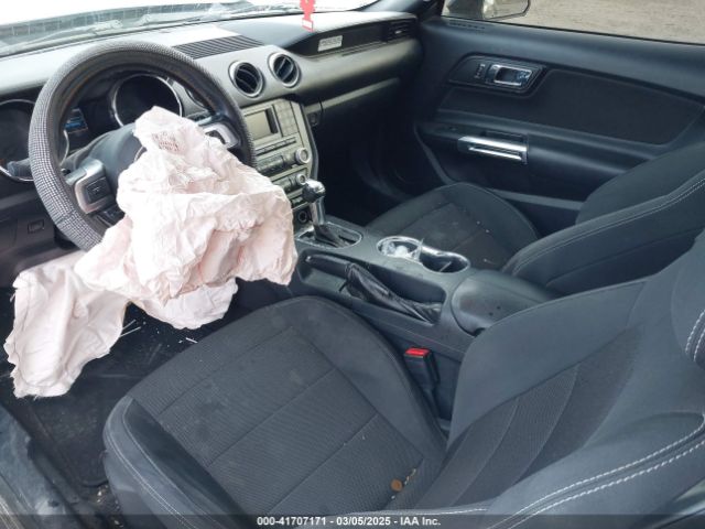 1FATP8EM8F5338590 Ford Mustang V6