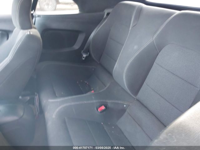1FATP8EM8F5338590 Ford Mustang V6