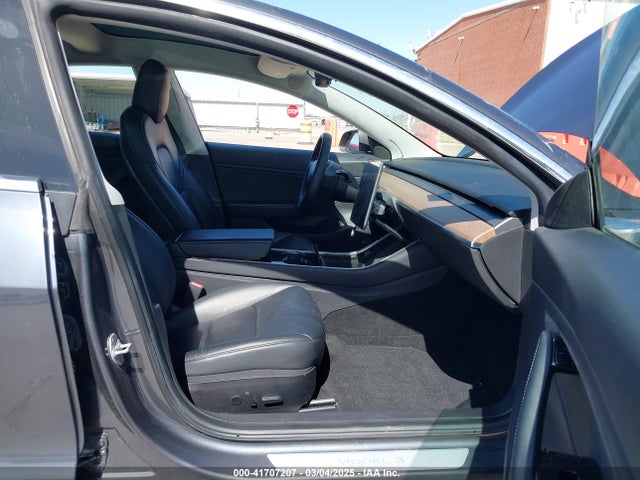 2019 TESLA MODEL 3 5YJ3E1EB8KF451924 Photo 4