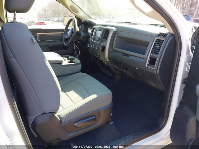3C6JR6DT8LG272093 RAM 1500 Classic Tradesman  4x2 8' Box