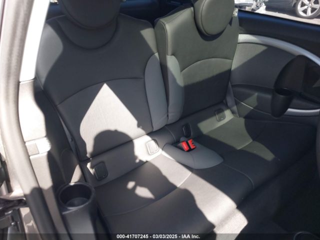 2009 MINI COOPER S CLUBMAN WMWMM33539TP74475 Photo 7